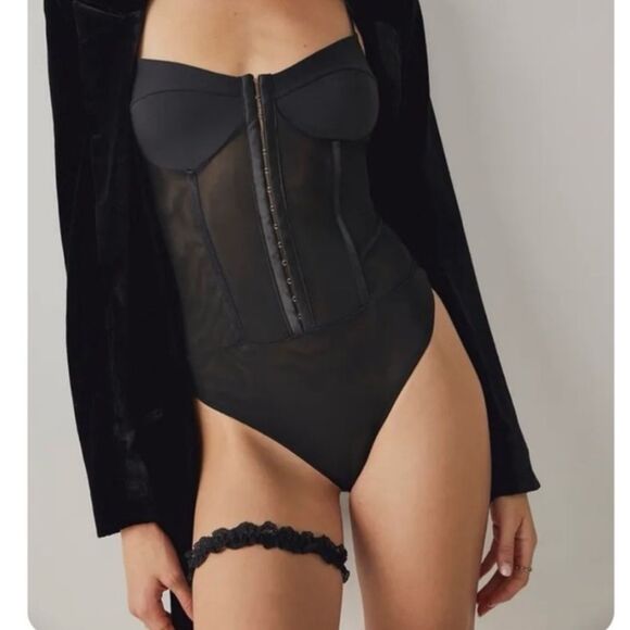 NWT Free People x HAH One & Done Lace Garter Headband Scrunchie in Noir (Black) - Picture 14 of 14